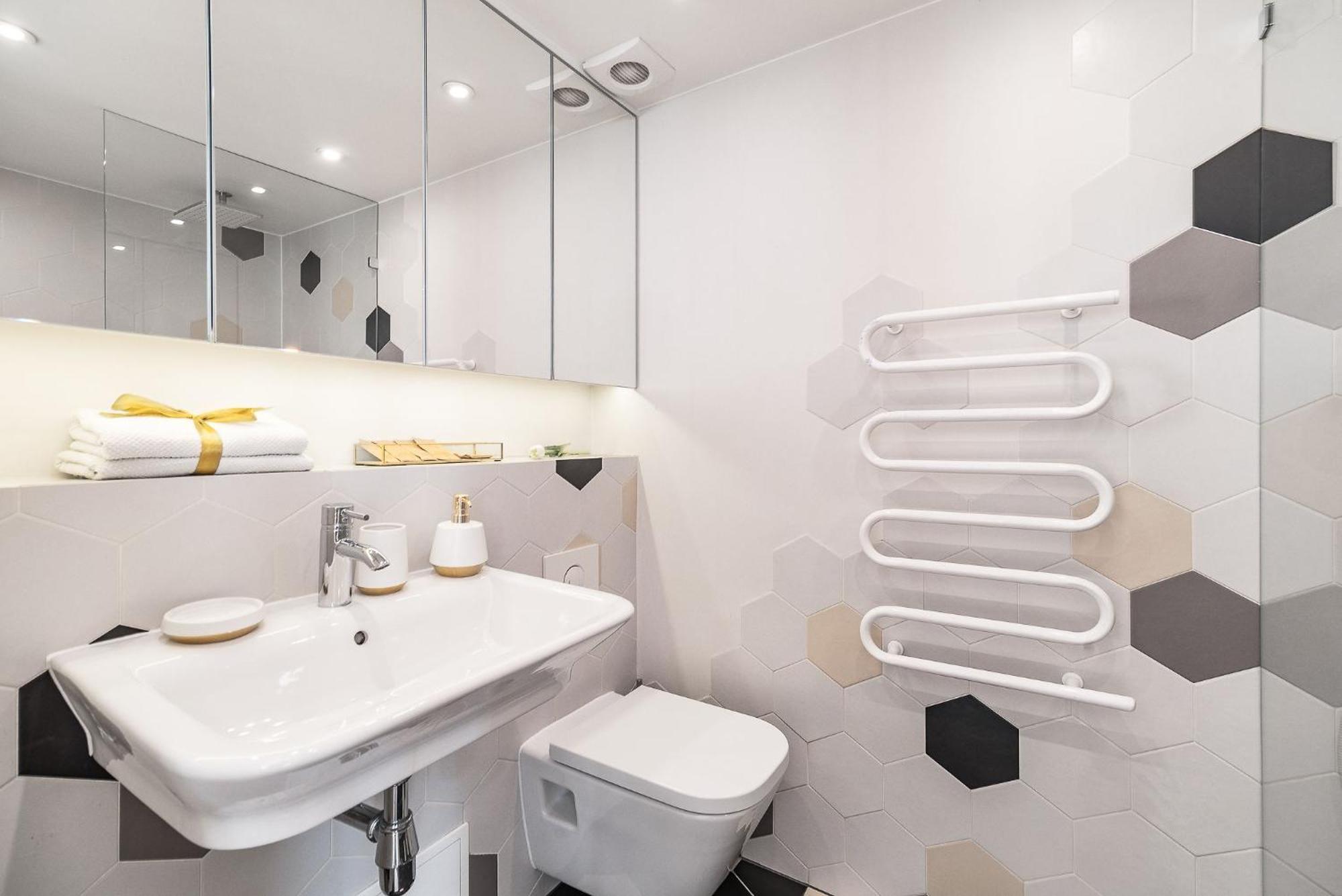 Modern Loft With Balcony Next To Mariott -600mbps Wifi Apartament Warszawa